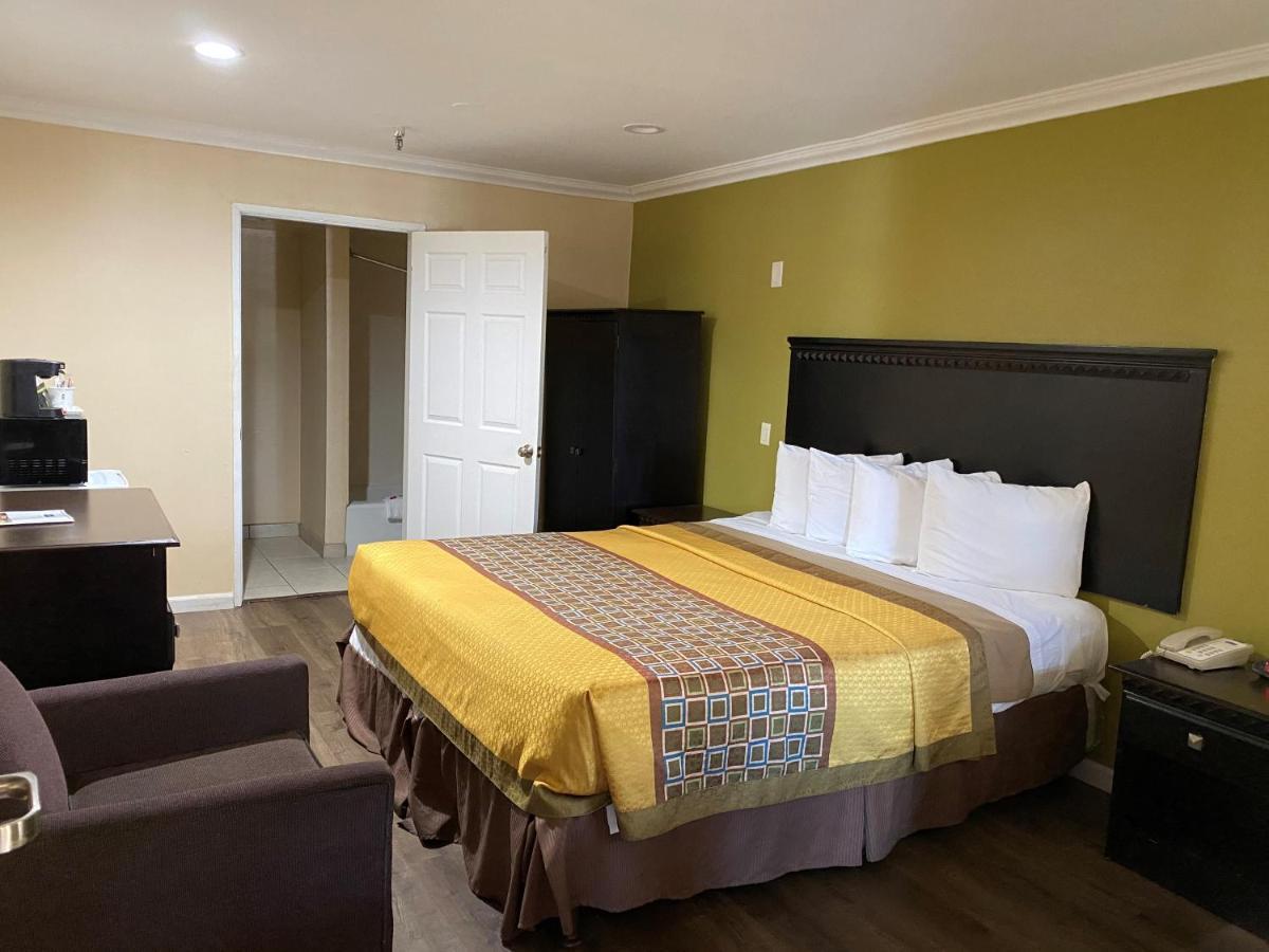 Travelodge By Wyndham Chatsworth - Los Angeles — Photos 2